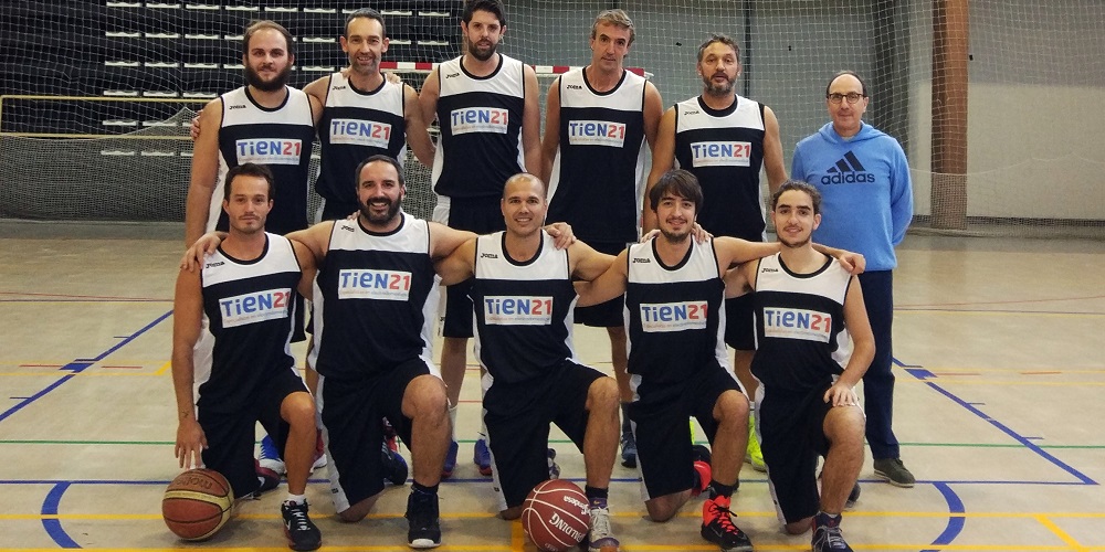 Tien 21 y Pizzería Carlos rozan las sorpresas de la jornada