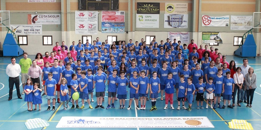 Cierre de temporada y foto de familia del CB Talavera Basket